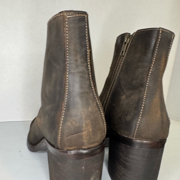 Alcala’s  distressed brown leather boots size 8 1/2. - Picture 13 of 14